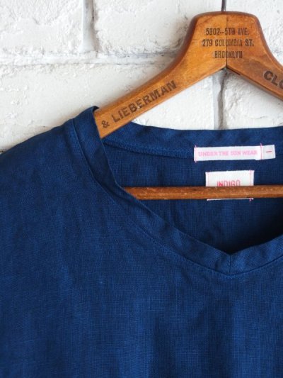 画像1: ●SUNSHINE+CLOUD 琉球藍染 リネンVネックTシャツ
