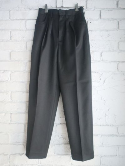 画像1: Farah (women's) Two-tuck Wide Tapard Pants ファーラー ツータックワイドテーパードパンツ　(FR0202-W4011)