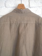 画像5: HERILL Rummy-linen Regulercollar Shirts ヘリル  ラミーリネンレギュラーカラーシャツ (23-050-HL-8060-1) (5)