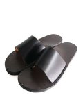 JUTTANEUMANN 【MEN'S】CROSS ユッタニューマン レザーサンダル