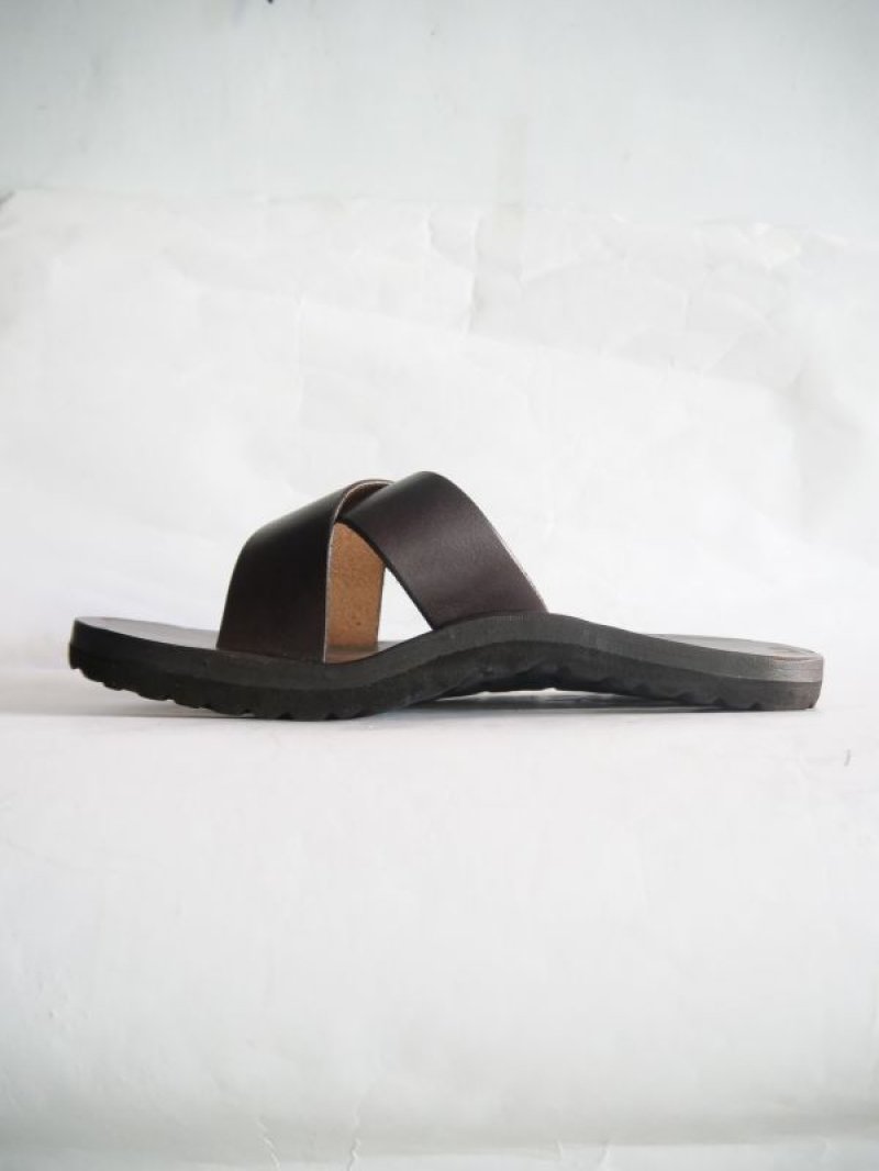 ユッタニューマン クロスストラップサンダル D8 ユッタニューマン クロスストラップサンダル D8 jutta neumann