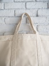 画像2: This is a（n） Base Field Tote ベースフィールドトートバック（L） (2)