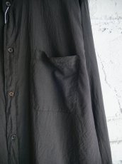 画像3: COMOLI コモリ シルク製品染シャツ(B01-02014) (3)