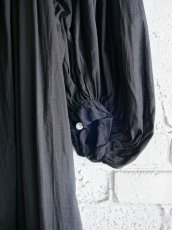 画像3: R&D.M.Co- / OLDMAN'S TAILOR GARMENT DYE LAWN SMOCK DRESS オールドマンズテーラーアールアンドディーエムコー ガーメントダイローンスモックコート (7518)  (3)