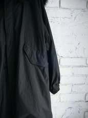 画像3: COMOLI コモリ コットンナイロンミリタリーフーデッドコート (C03-04010) (3)