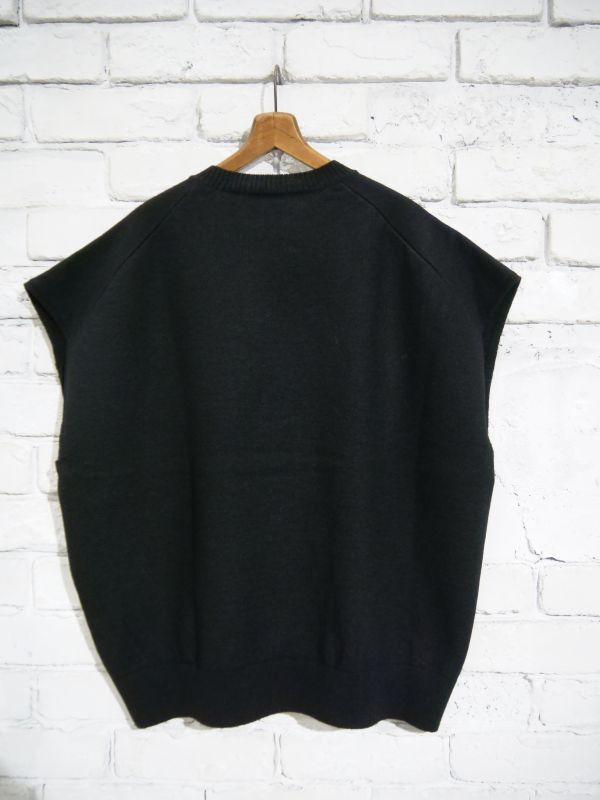 R&D.M.Co- / OLDMAN'S TAILOR 圧縮 KNIT NO SLEEVE PULLOVER アール